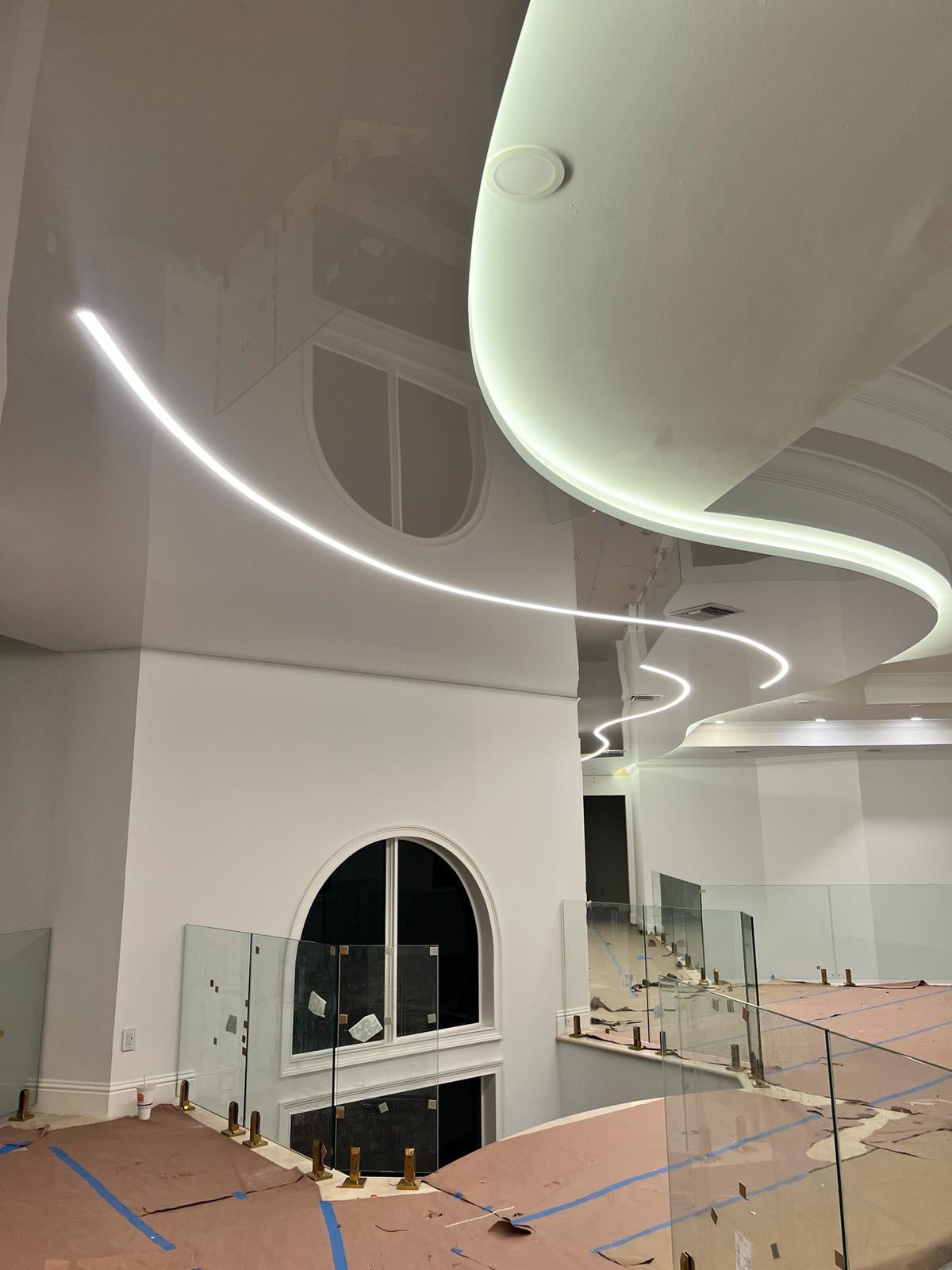 FLOATING & TRAY CEILINGS
