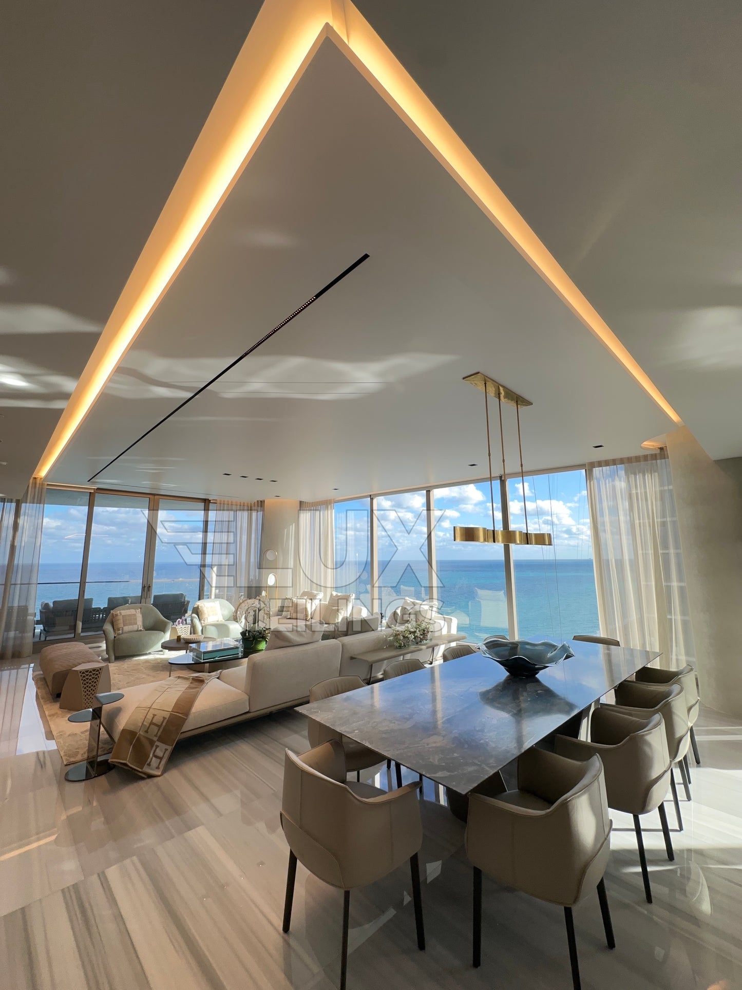 FLOATING & TRAY CEILINGS