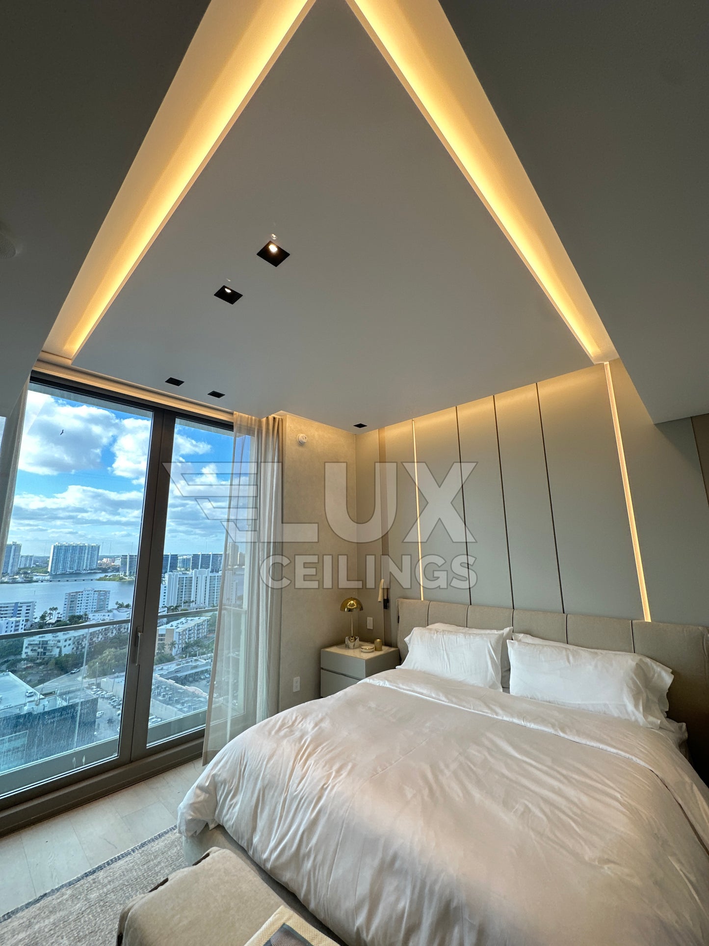 FLOATING & TRAY CEILINGS