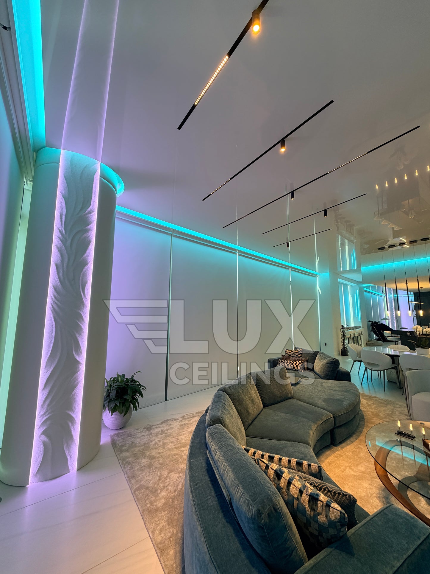HIGH GLOSS REFLECTIVE CEILING
