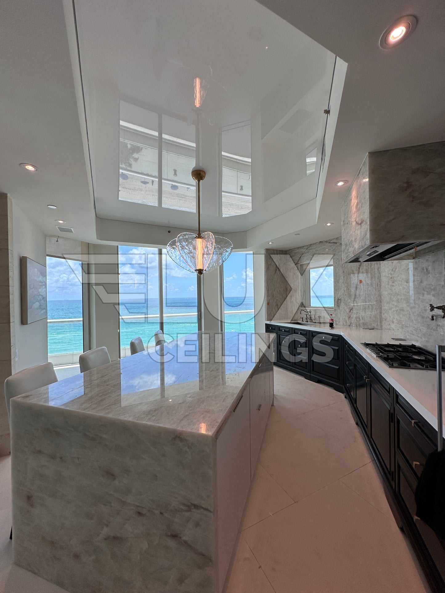 HIGH GLOSS REFLECTIVE CEILING