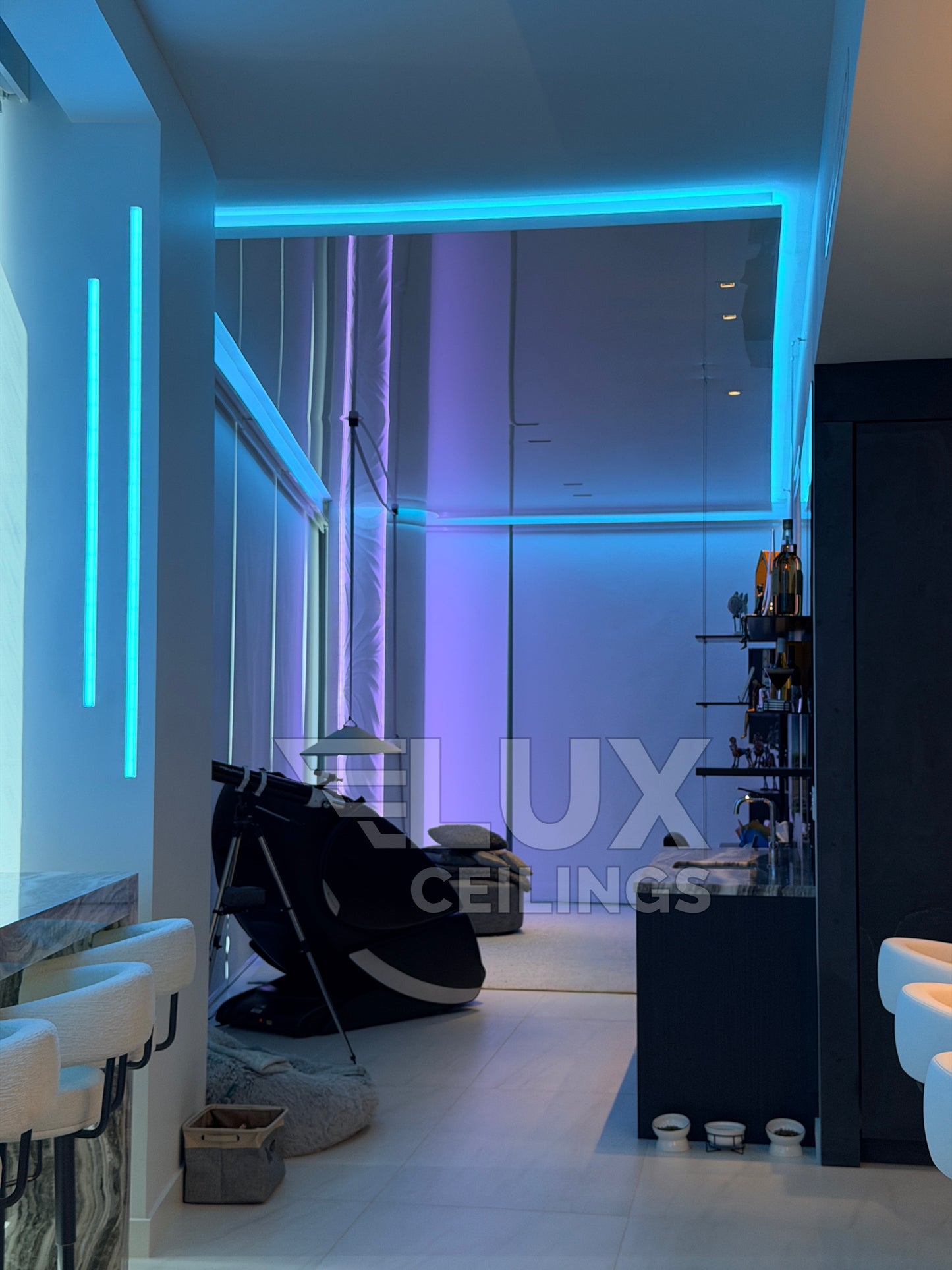 HIGH GLOSS REFLECTIVE CEILING