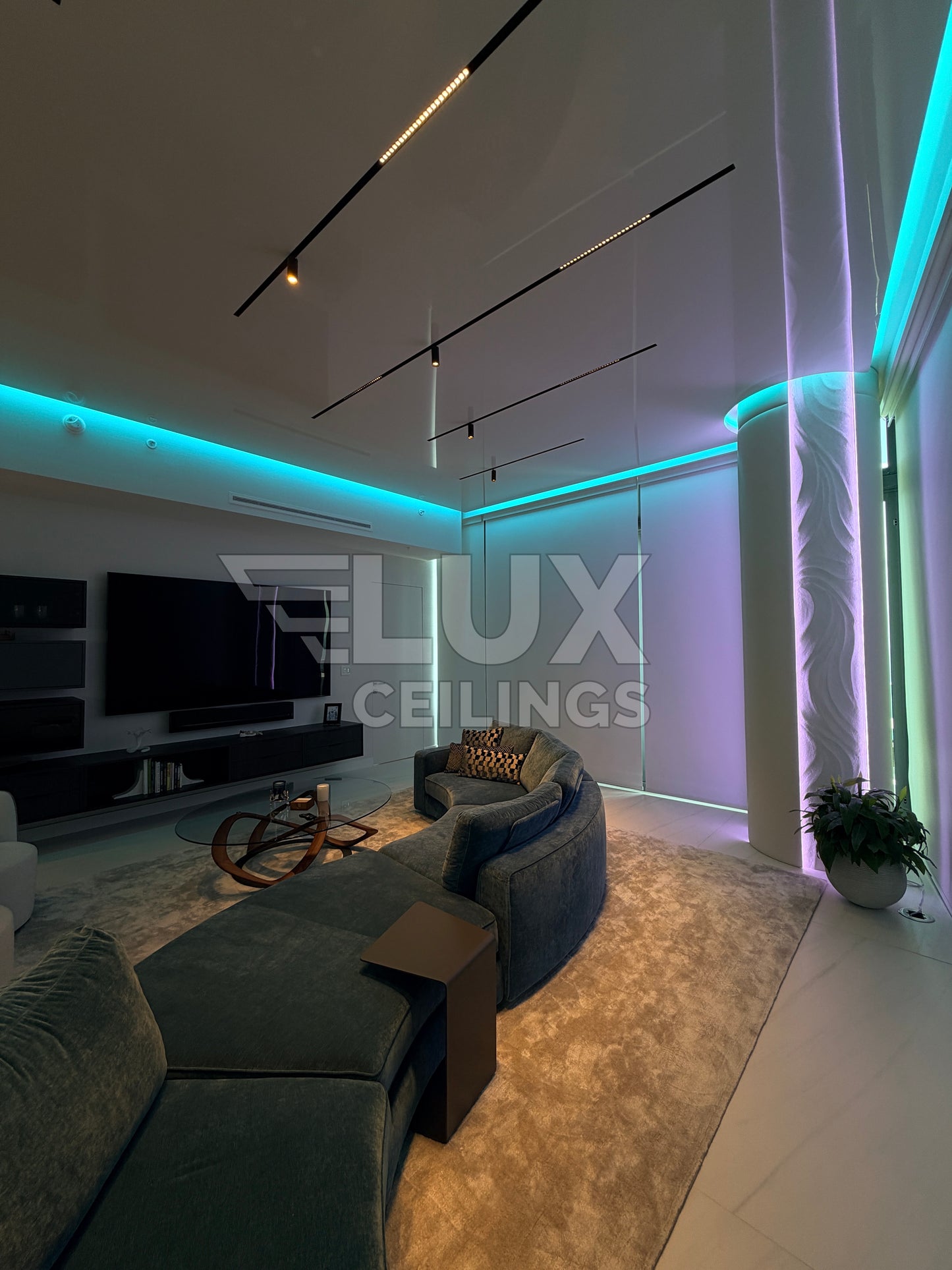HIGH GLOSS REFLECTIVE CEILING